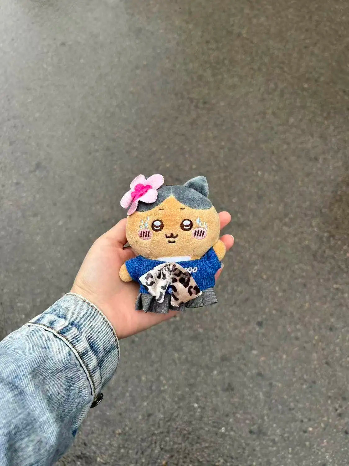 Cute Hachiware Momonga Gyaru Style Plush Keychain Tan Skin Blue-Eared Cat Bag Usagi Charm Pendant Toy Gift for Boys Girls Fans