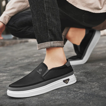 Men's Loafers for Spring, Large Size, Round-Toe Men's Moccasins, Slip-On Casual Shoes, Simple and Lightweight