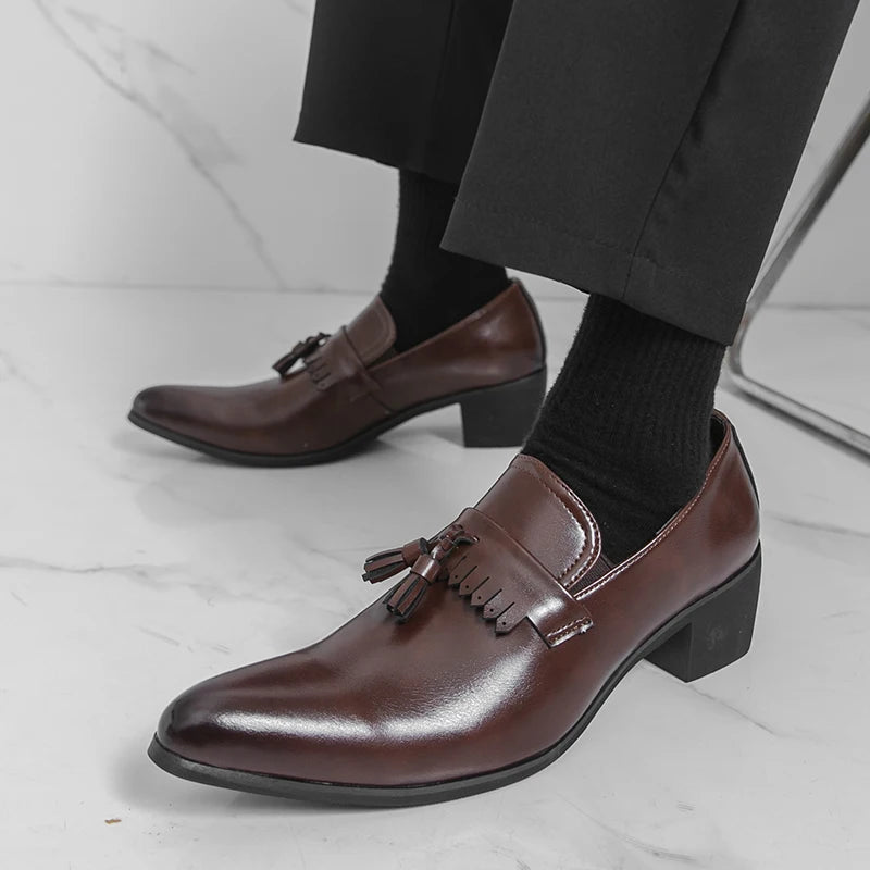 Pointed Fringed Leather Shoes for Men Casual British Style High Heels One-Piece Versatile for All Occasions Trendy for Business