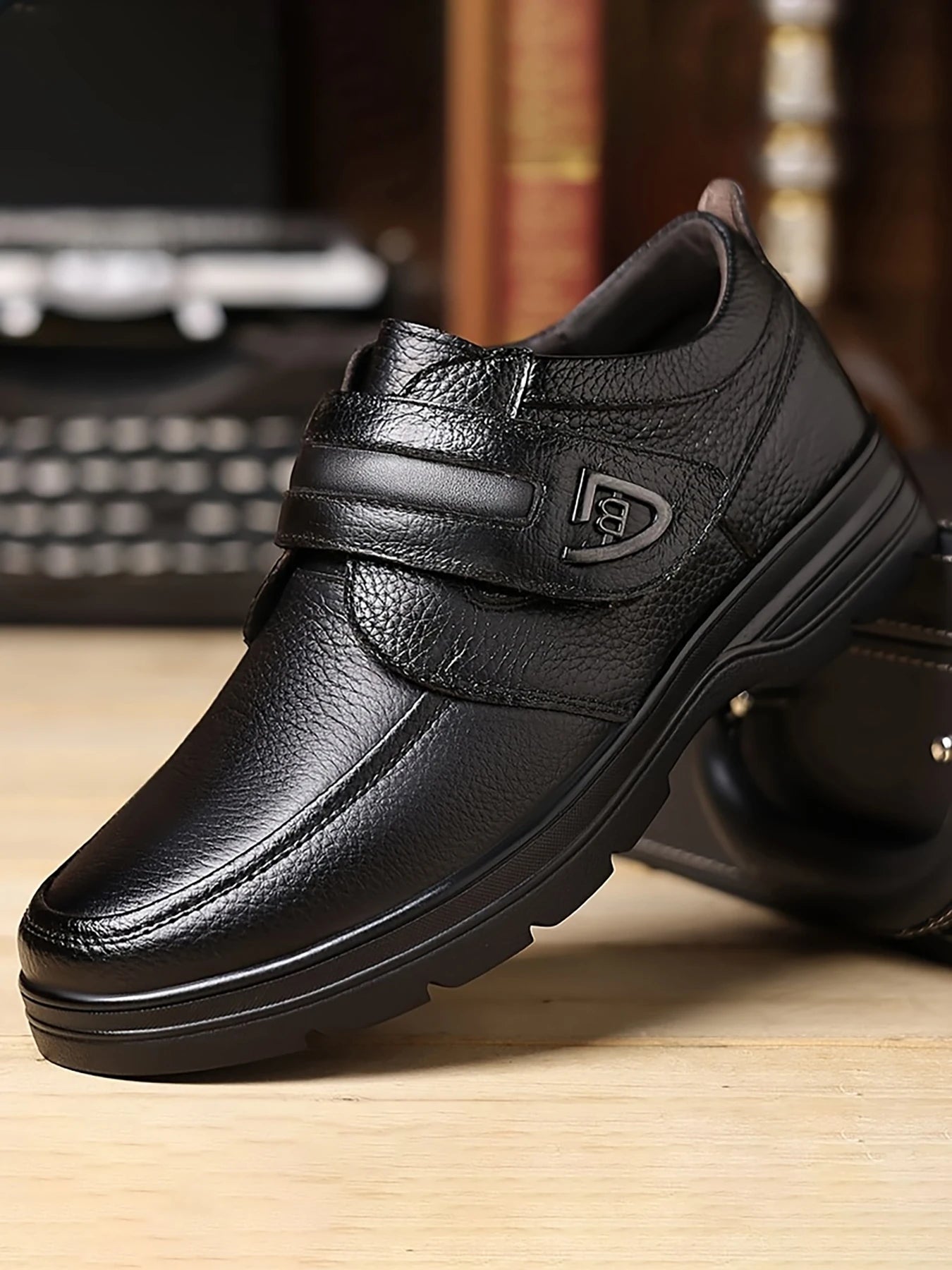 Business Casual Retro-Style Men's Slip-On Shoes, Featuring a Velcro Closure Design, Comfortable Soft Sole, and Non-Slip