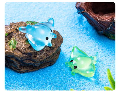 30pcs Cartoon Manta Ray Luminous Ocean Animal Ornament Resin Craft Cute Ocean Animal Miniature Figurines DIY Mini Animals Statue