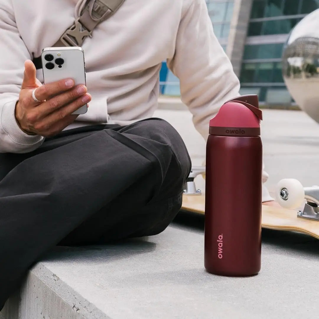 FreeSip Insulated Stainless Steel Water Bottle with Straw, BPA-Free Sports Water Bottle, Great for Travel, 32Oz, Black Cherry