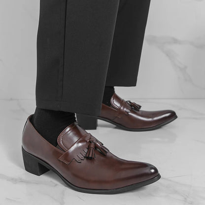 Pointed Fringed Leather Shoes for Men Casual British Style High Heels One-Piece Versatile for All Occasions Trendy for Business