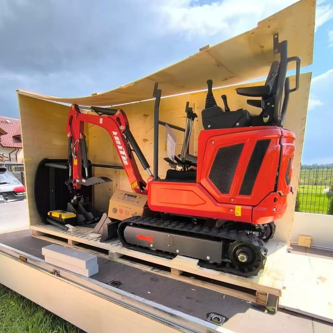 Mini excavator mini digger 1 ton excavator fast delivery digger CE/Euro 5 Diesel excavator 1.6 ton home digger customized