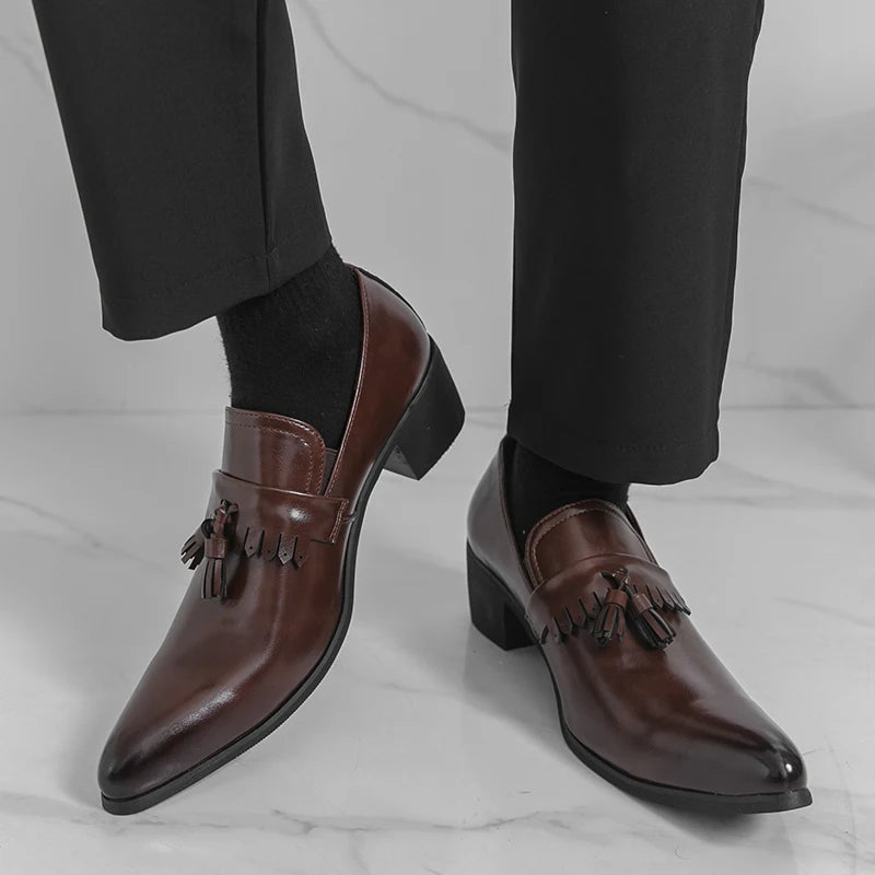 Pointed Fringed Leather Shoes for Men Casual British Style High Heels One-Piece Versatile for All Occasions Trendy for Business