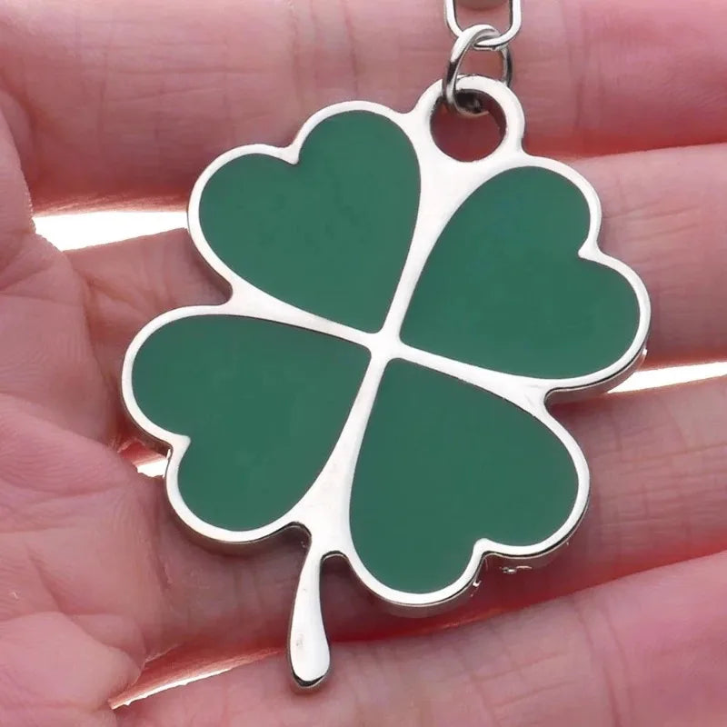 Fashion Creative Green Leaf Keychain Lucky Four-leaf Clover Design Exquisite Simple New Niche Holiday Gift Key Ring Accessory