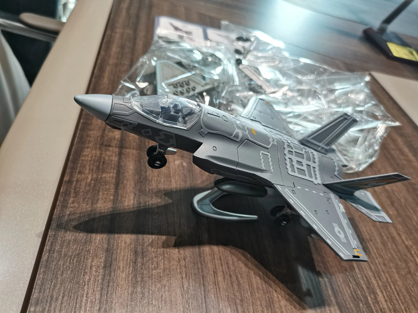 F14 Aircraft Model Plane Toy ABS Fighter Toys su35 J35 Stealth Fighter Model F35 Souvenir Collection Educational Toys