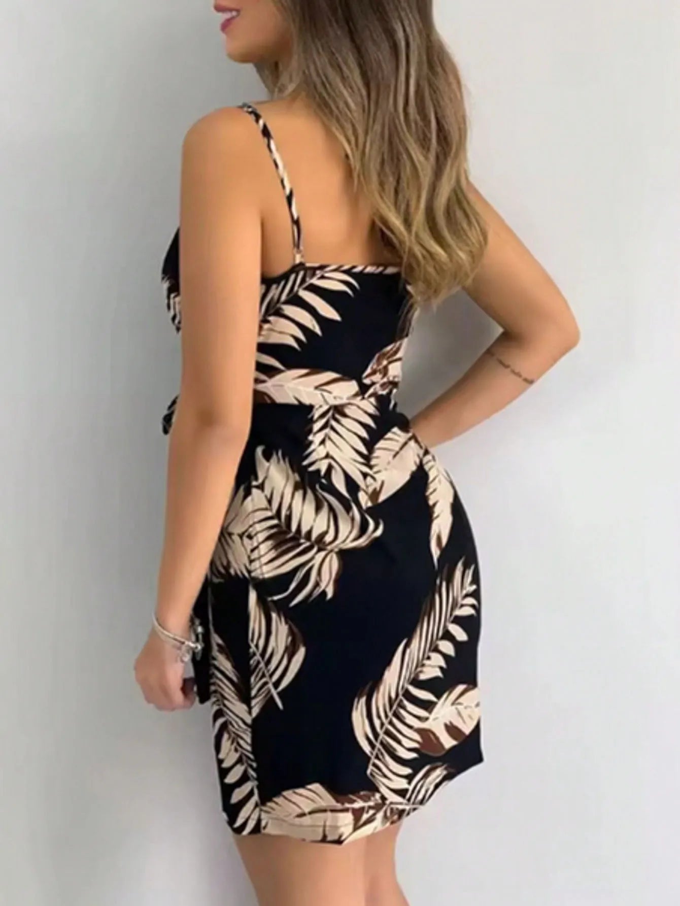 Women's Floral Print Spaghetti Strap Mini Dress Casual Tie-Front Detail Comfortable Fit Mini Dress for Casual Wear Women's Summe