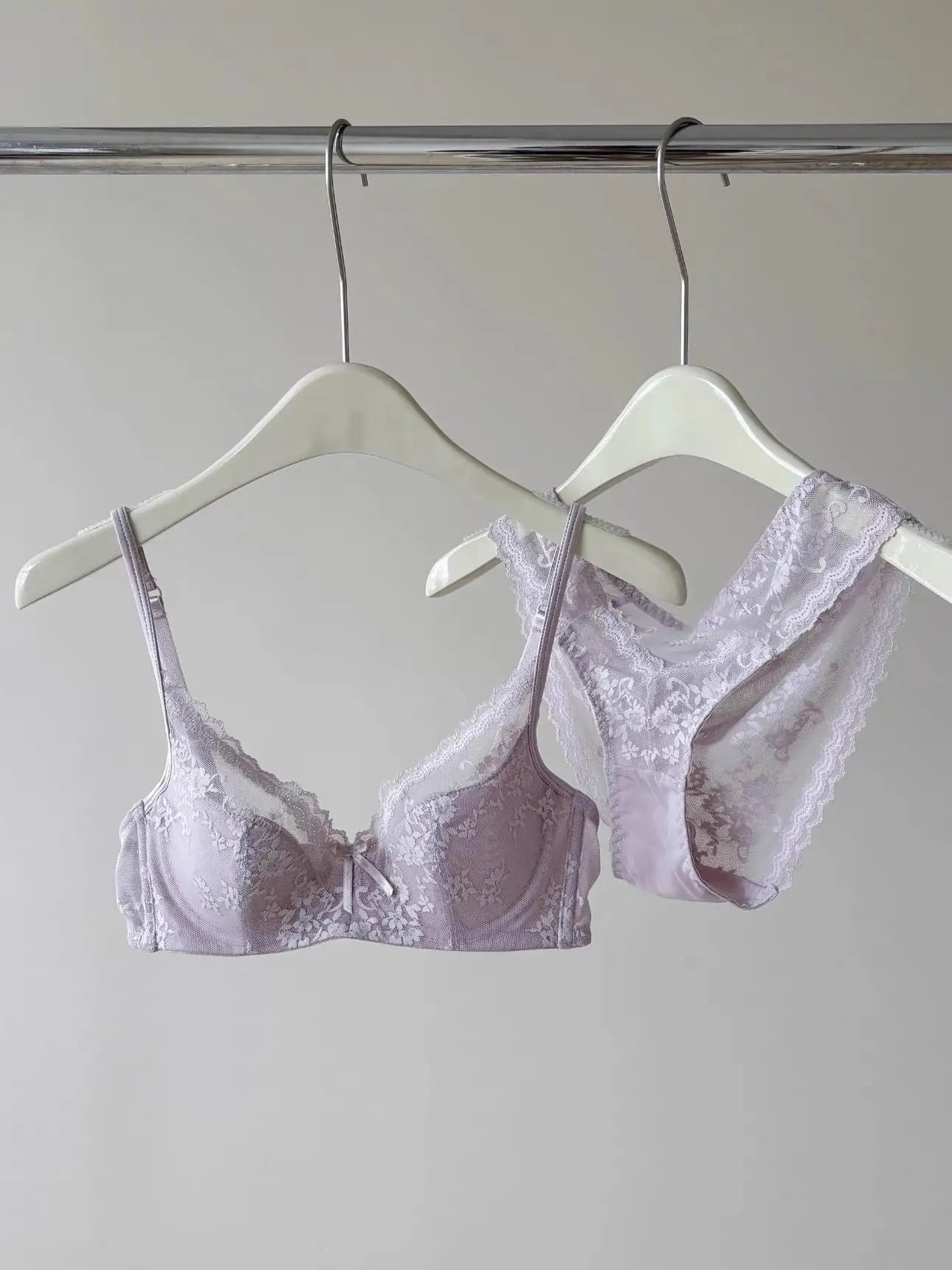 Ultra Comfort French Lace Bra, Demi Cup Underwire Lightweight for Large Bust, Anti Sagging Support Summer Sexy BANERDANNI Sexy B