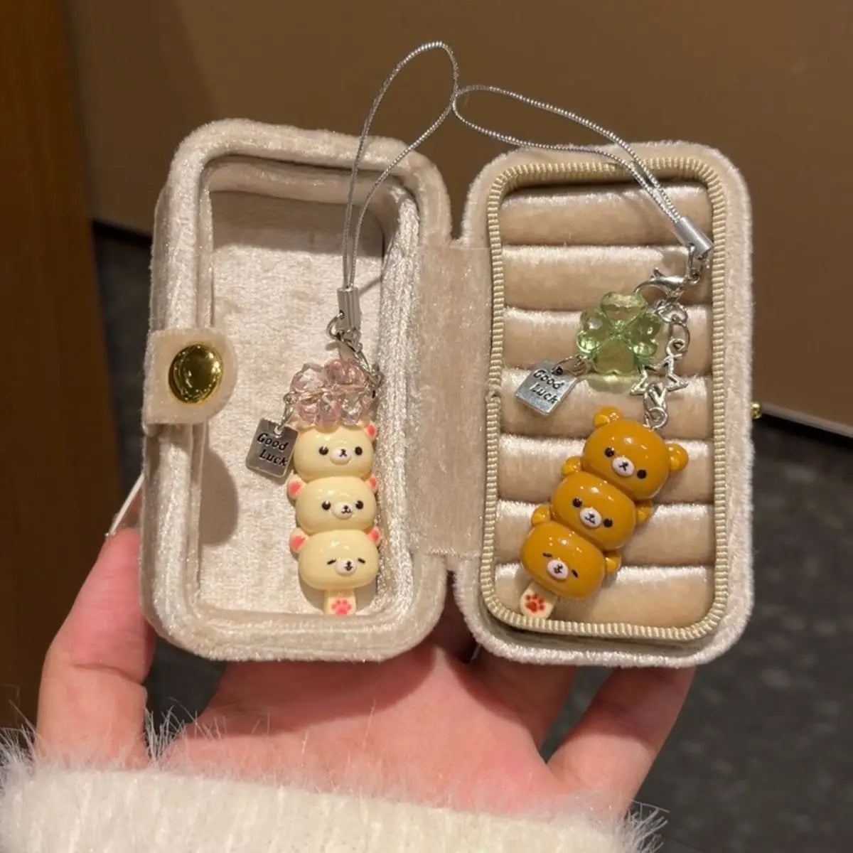 Śliczny Miś Zawieszka do Telefonu Kawaii Anime Brelok Akcesoria do Kluczy Plecak iPhone 17Promax Airpods Ins Korea Nowy Y2K
