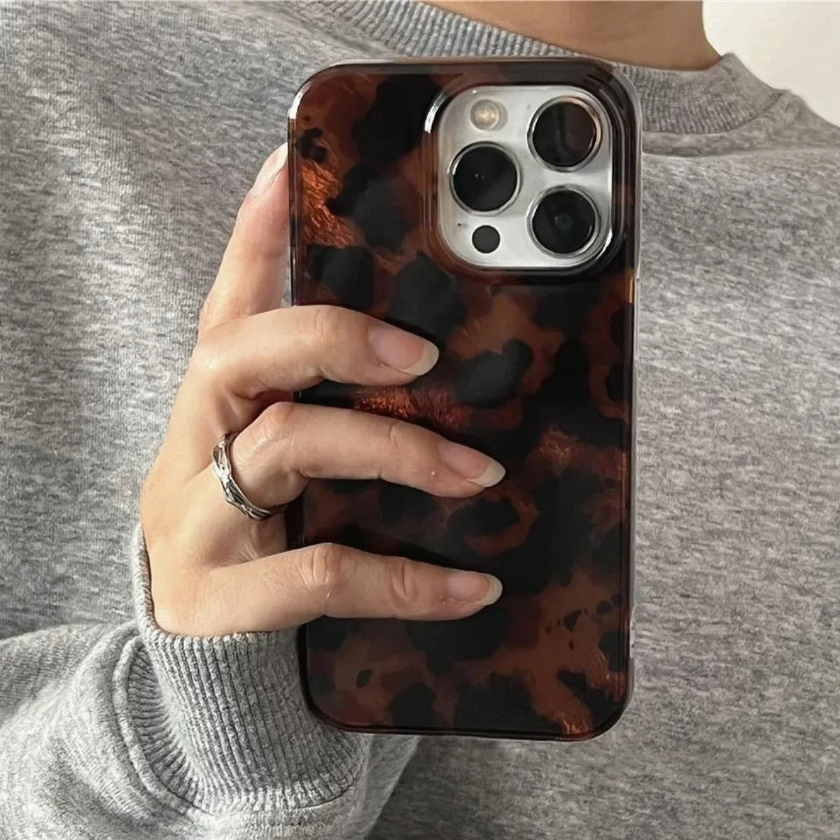 Retro Amber Texture Laser Phone Case For iPhone 17 16 Pro Max 15 14 13 12 11 XS XR 7 8 Plus 16E Stylish Leopard Print Soft 2030