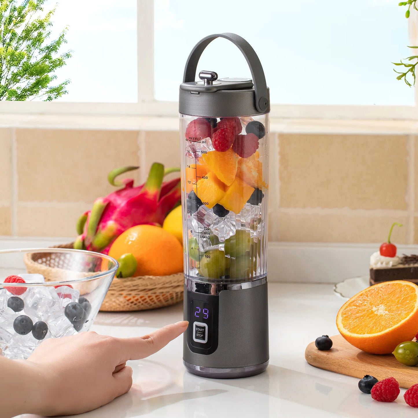 Portable Electric Juicing Cup, Mini Wireless Fruit Blender, USB Rechargeable Multifunctional Kitchen Juicer for Outdoor Use