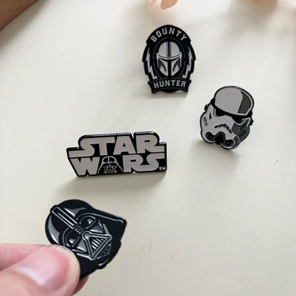 4pcs/Set Star Wars Robot Cartoon Enamel Pins Set Darth Vader Stormtrooper Brooches Movie Fan Badges Cool Party Gift for Clothing