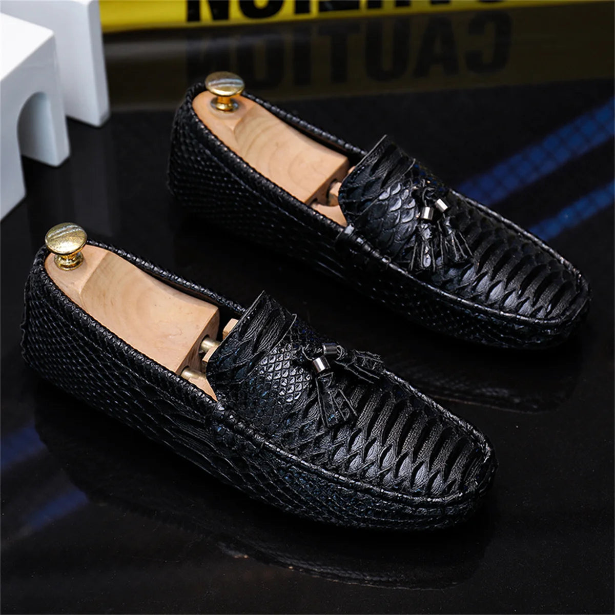 Driving Shoes Summer Mens Outdoor Anti-slip Comfort Soft High Quality Men Breathable Flat Driving Shoes Classic Casual Loafers