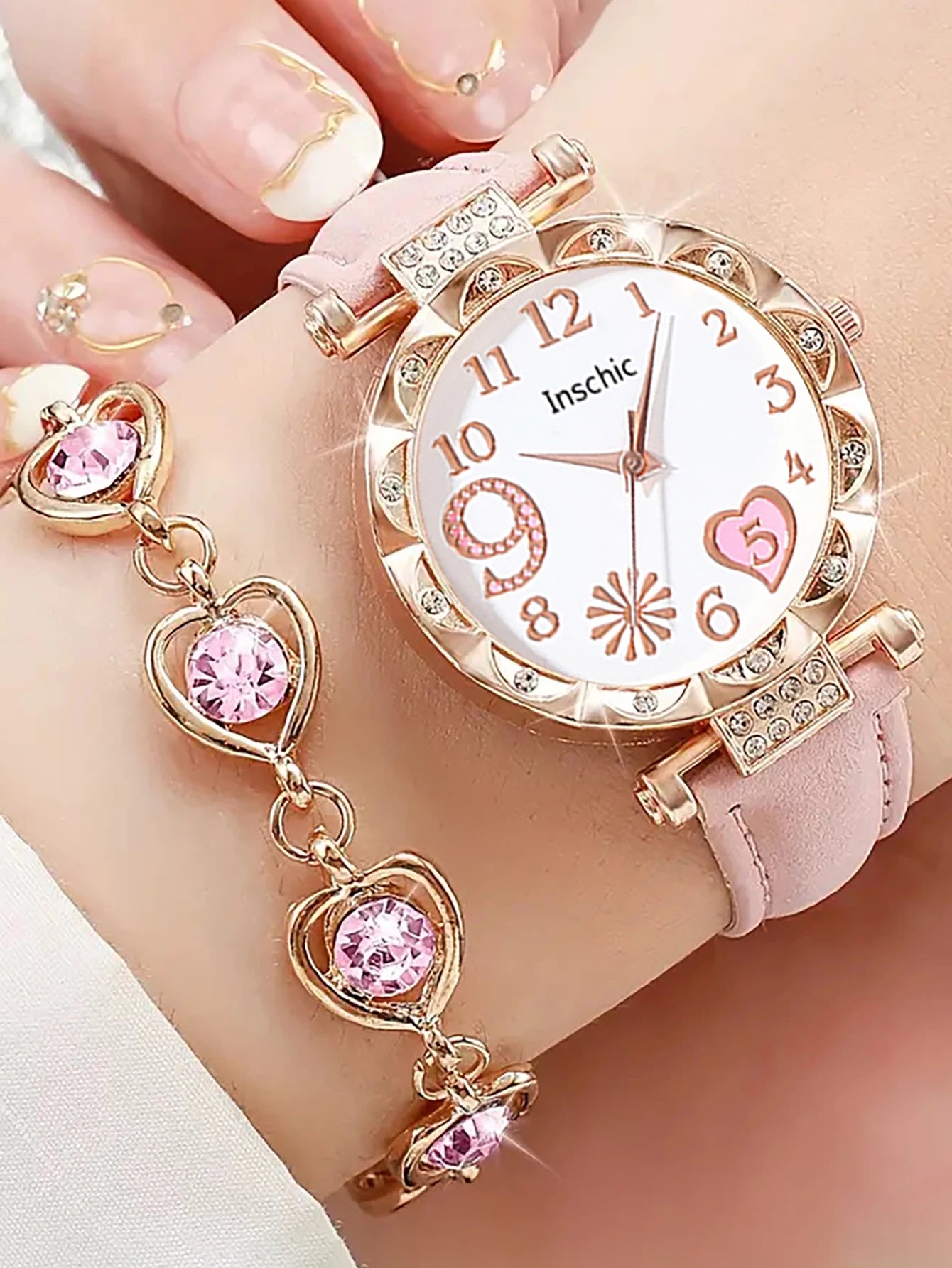 Women's quartz watch and set of inlaid jewelry, gift with heart-shaped fireworks design, does not include the box