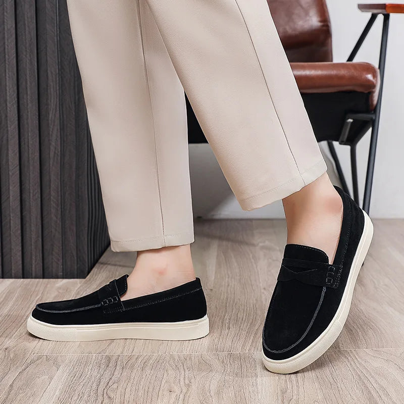 New Fashion Men's Board Shoes Comfortable  Breathable  loafers Versatile Thick soled male Casual Single Shoes