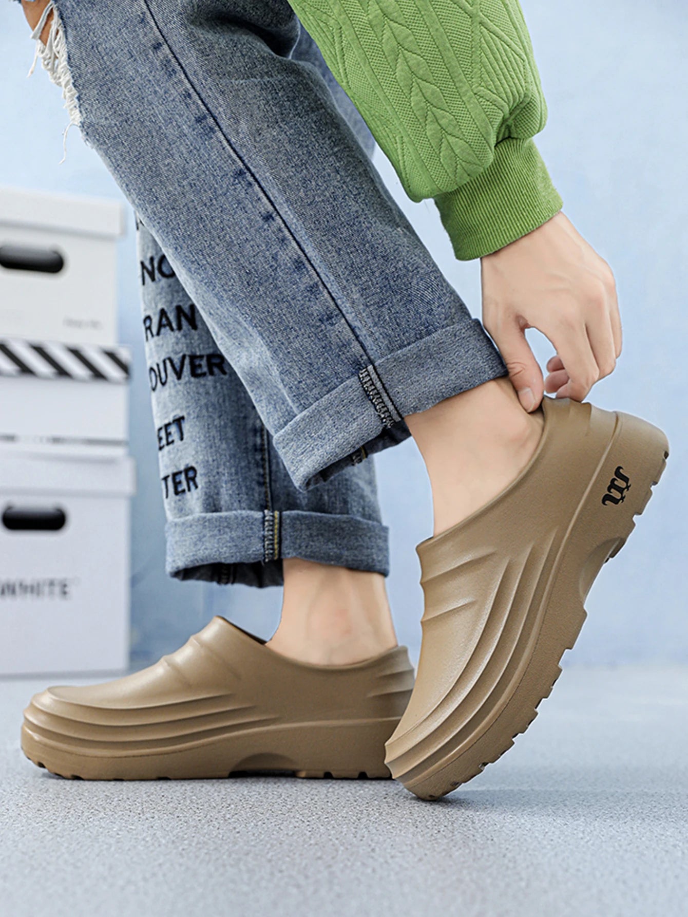 Men's New Vintage Style Casual Slip-On Shoes for Teenagers, Suitable for All Seasons, Waterproof Thick-Soled Eva One-Piece Flat Loafers, Splash-Proof Fishing Shoes