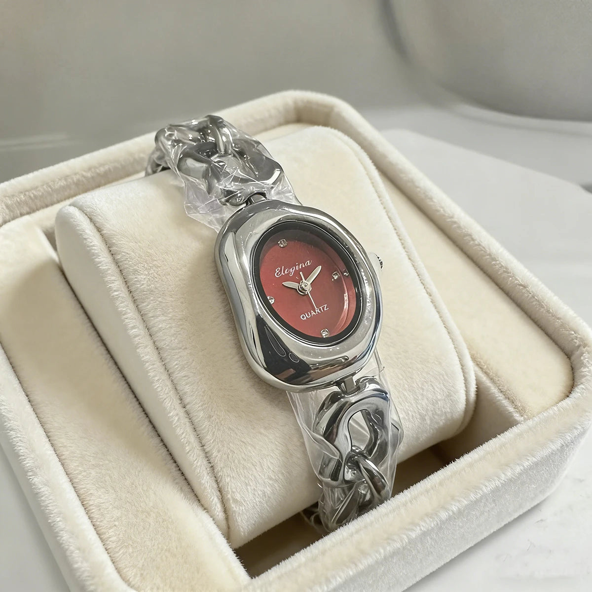 Casual and Fashionable Women's Student Watch, Half-Moon-Shaped Quartz Watch, Simple Chain Bracelet-Style Wristwatch, Versatile for Everyday Use