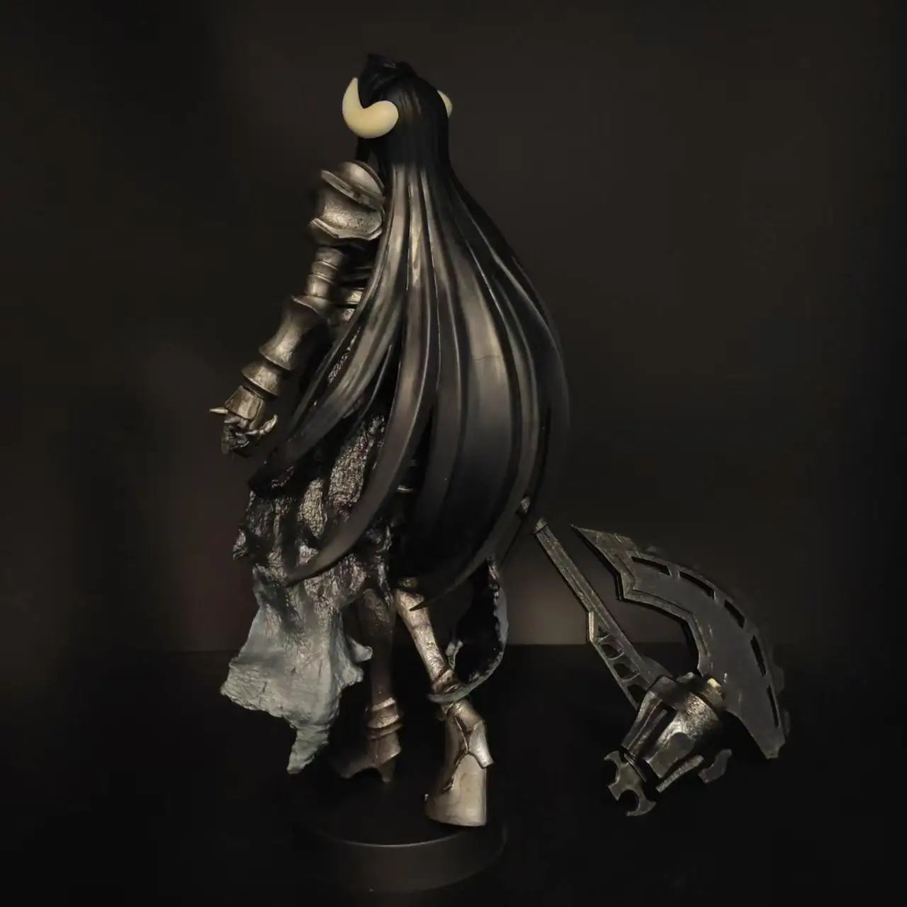 Overlord Armor Ver Figure 24cm Long Hair Demon Horns Battle Axe Statue Anime Model Heavy Metal Texture Armor Knight Figure
