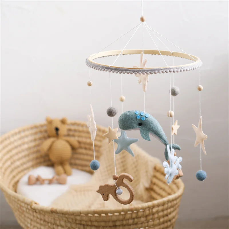 Baby Soft Felt Cartoon Wool Ball Seashell Rattles Hanging Bed Bell Newborn Mobile Crib Wooden Bracket Montessori Education Toys