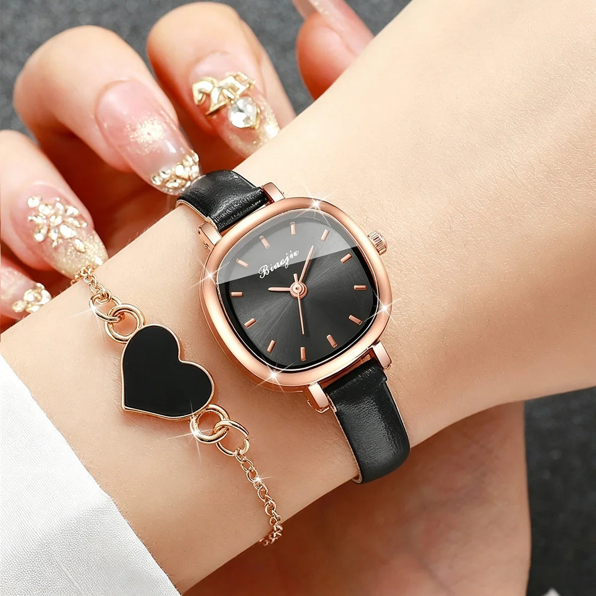 5PCS Elegant Women Watch Jewelry Set Fashion Leather Strap Quartz Wristwatch Heart Necklace Earrings Bracelet Gift (Without Box)