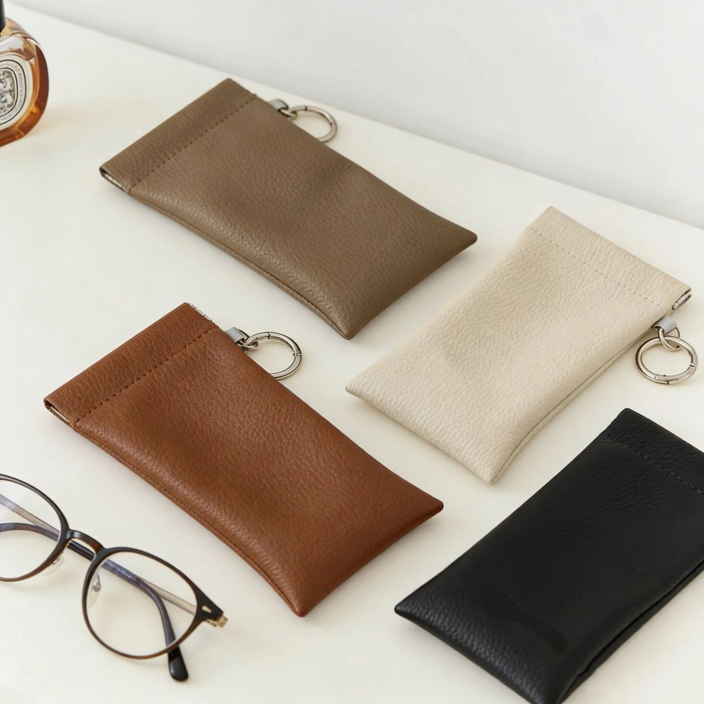 1pc PU Leather Sunglasses Pouch with Keyring Portable Soft Scratch-Resistant Eyeglass Case for Women Men Daily Office & Travel