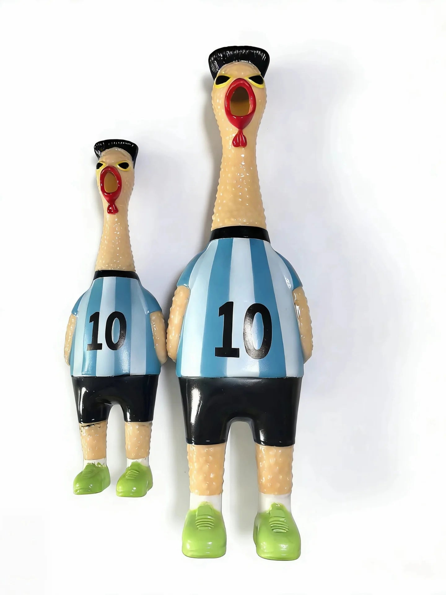 Football star jerseys screaming chicken toys, funny squeezers, decompression toys for World Cup parties.
