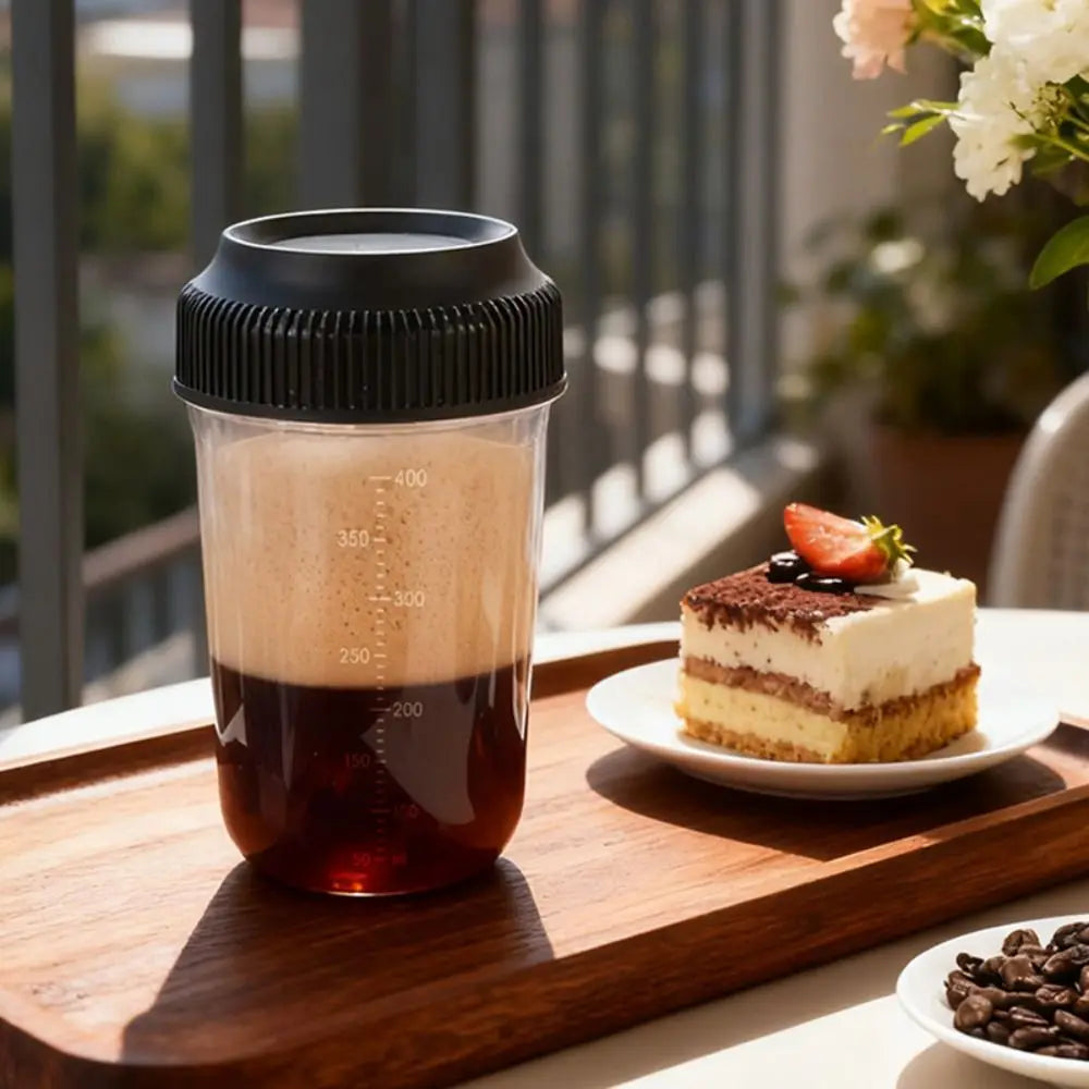 Microwave Safe Plastic Shaker Bottle with Scale 560ML Tumbler Leakproof Coffee Mixing Bottle Smoothies