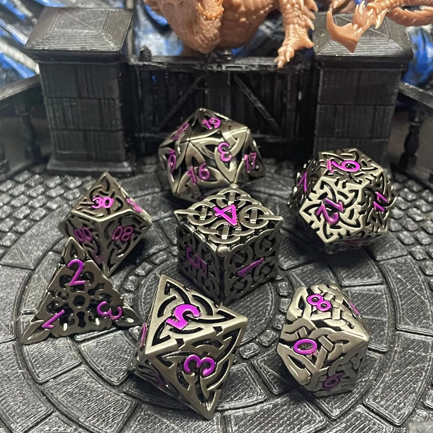 7 Pcs Cosplay D4-D20 DND Brass Gold Polyhedral Sharp Edge Casino Dice Rpg Table Board Game Tray Gem Stone Dragon Metal Steel Set