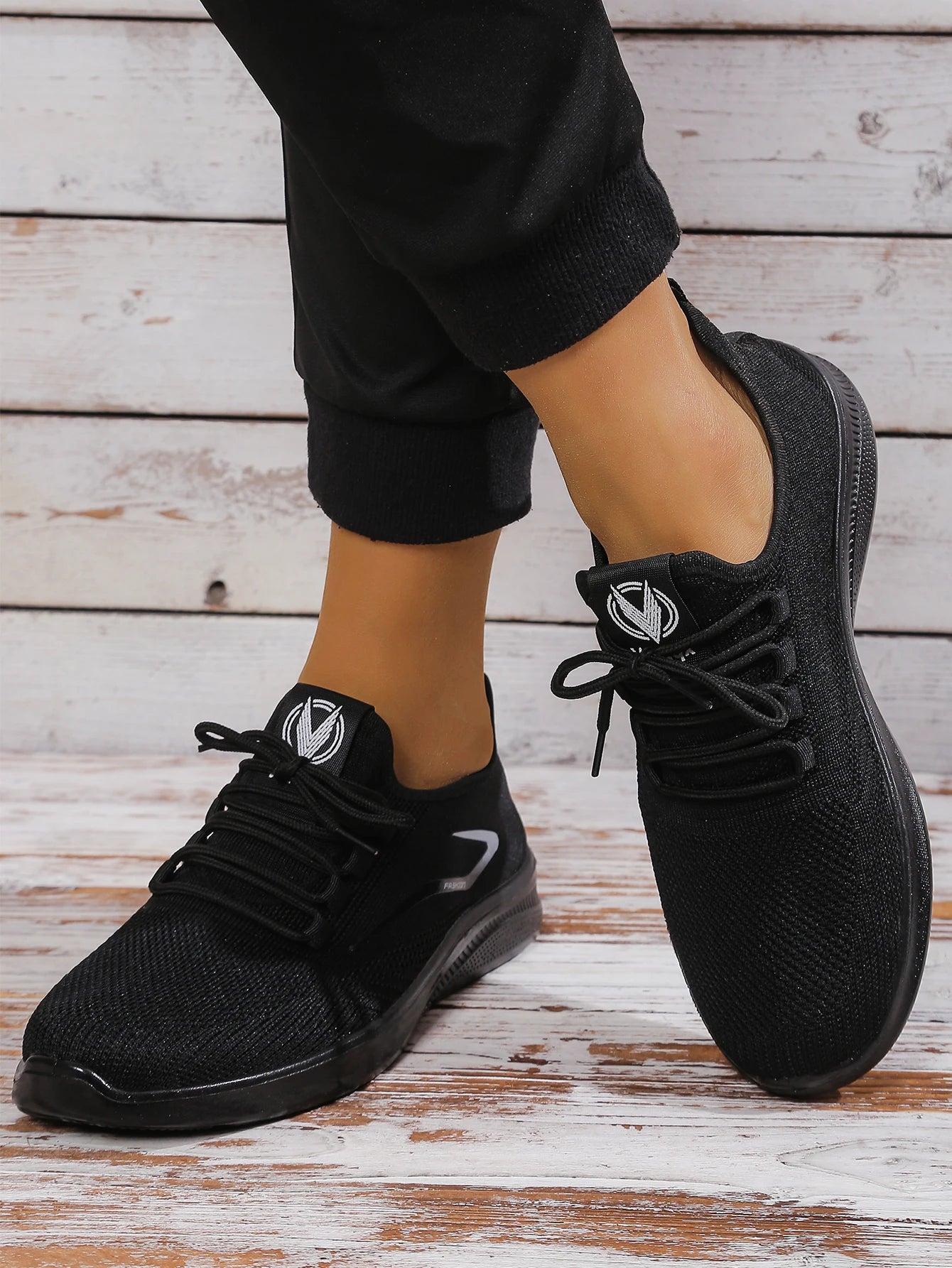 Men Breathable Knitted Running Shoes Anti Slip Trainers Arch Support Shock Absorbing EVA Sole Low Top Lace Up Sports Footwear
