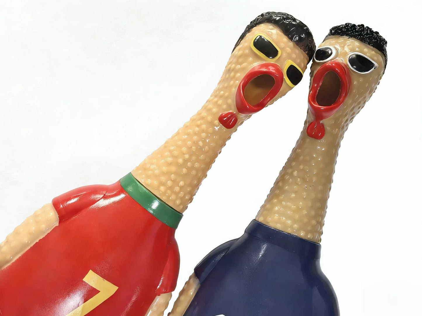 Football star jerseys screaming chicken toys, funny squeezers, decompression toys for World Cup parties.