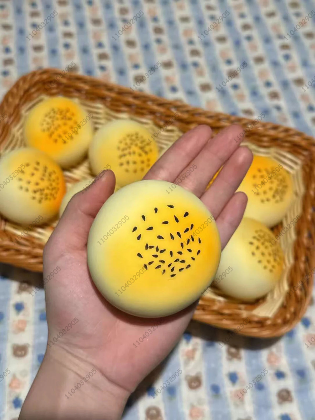 Crunchy Whipping Cream Stress Ball Squishy Toys Moldable Whipped Cream Squeeze Ball ASMR Anti Stress Fidget Toys for Adults