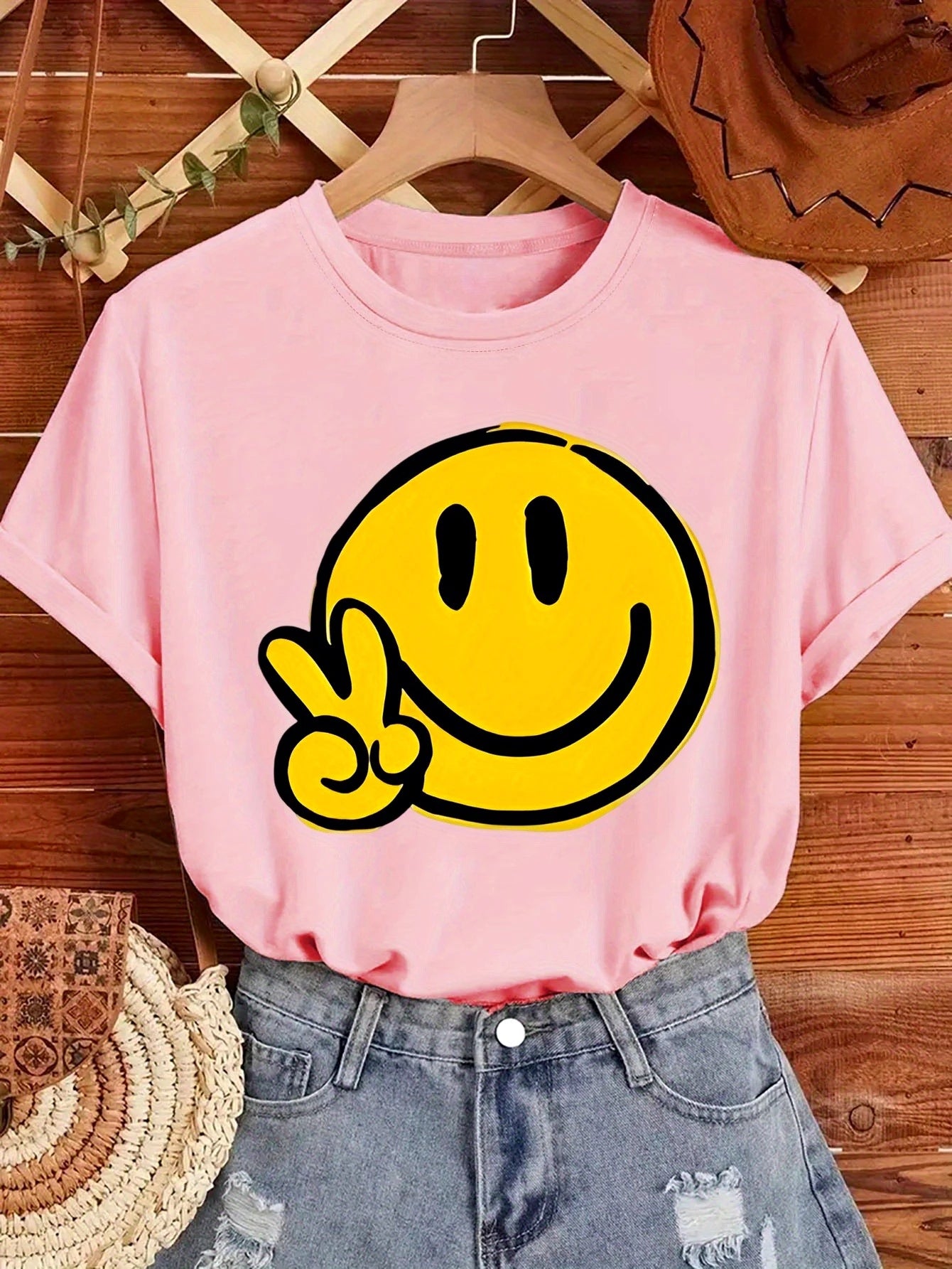 Women's Geometric Joyful Face Smile Print T-Shirt Casual Short Sleeve Crew Neck Top Comfort Summer Woman Clothing
