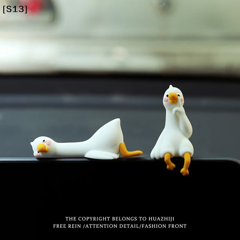 Resin Cartoon Animal Decor For Desk Car Dashboard TV Monitor Gift Idea Cute 3D Duck Figurine Mini Resin Duck Ornament Playful[Q]