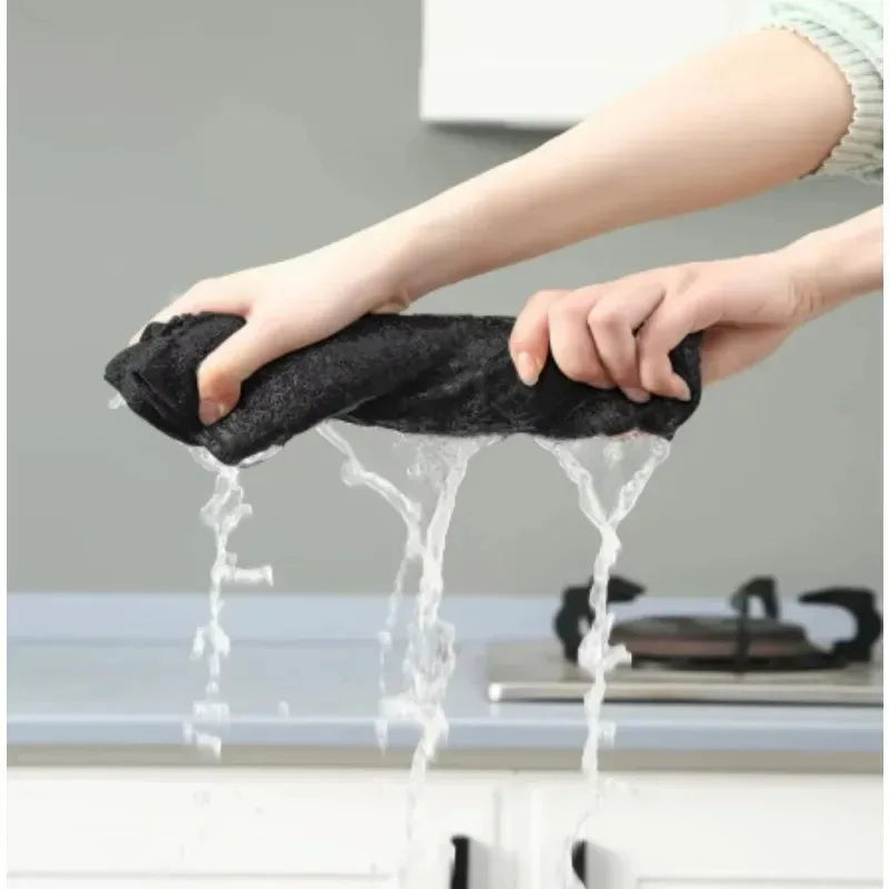 Multi-Use Microfiber Cleaning Towel - 30x30cm Ultra Soft Absorbent Cloth for Car Detailing, Polishing & Household
