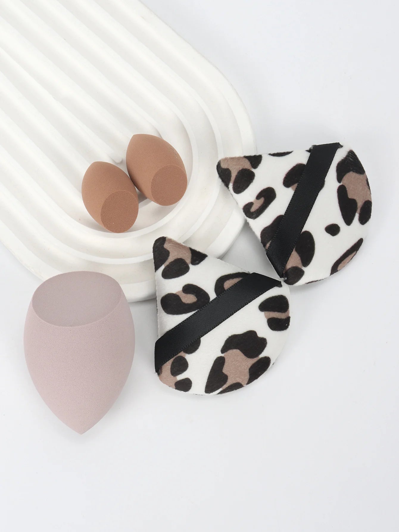 5Pcs Professional Makeup Sponge Set - Soft, Gentle, Multi-Purpose Tools for Perfect Foundation, Powder, and Blush Application