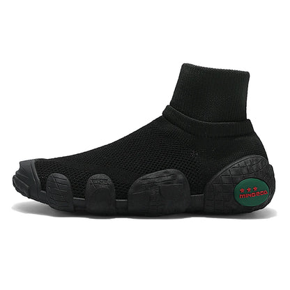 Men's Breathable Knit Running Shoes, a pair of men's outdoor casual sneakers for spring and summer, sizes 39–46