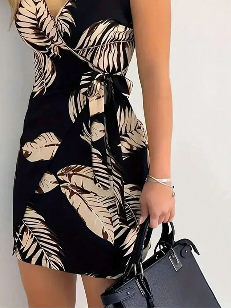 Women's Floral Print Spaghetti Strap Mini Dress Casual Tie-Front Detail Comfortable Fit Mini Dress for Casual Wear Women's Summe