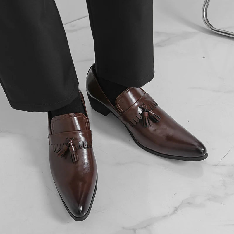 Pointed Fringed Leather Shoes for Men Casual British Style High Heels One-Piece Versatile for All Occasions Trendy for Business