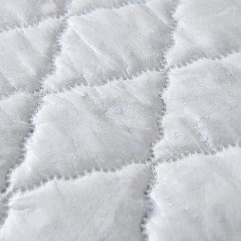 A Soft, Luxurious, High-Quality Mattress Cover  That Is Breathable and Cool, Liquid/Stain Resistant. a Mother's Day Family Gift. Machine Washable. Features Tight Elastic Edging, Pet-Friendly,