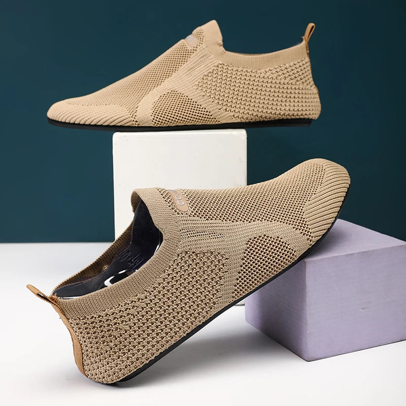 Spring and Summer Men's Loafers One-Piece Lazy Sneakers for Comfort and Convenience
