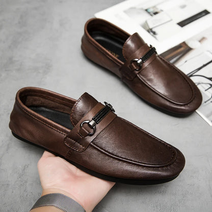 Breathable men's casual shoes in spring and summer leisure trend retro horse-bit buckle bean shoes fashion set foot pedal.