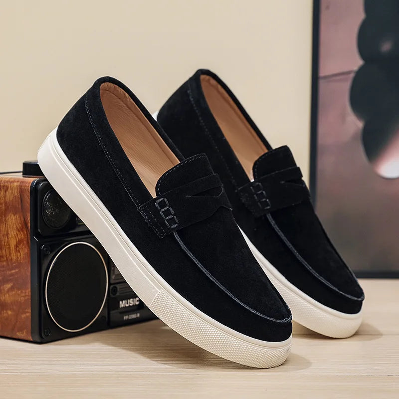 New Fashion Men's Board Shoes Comfortable  Breathable  loafers Versatile Thick soled male Casual Single Shoes