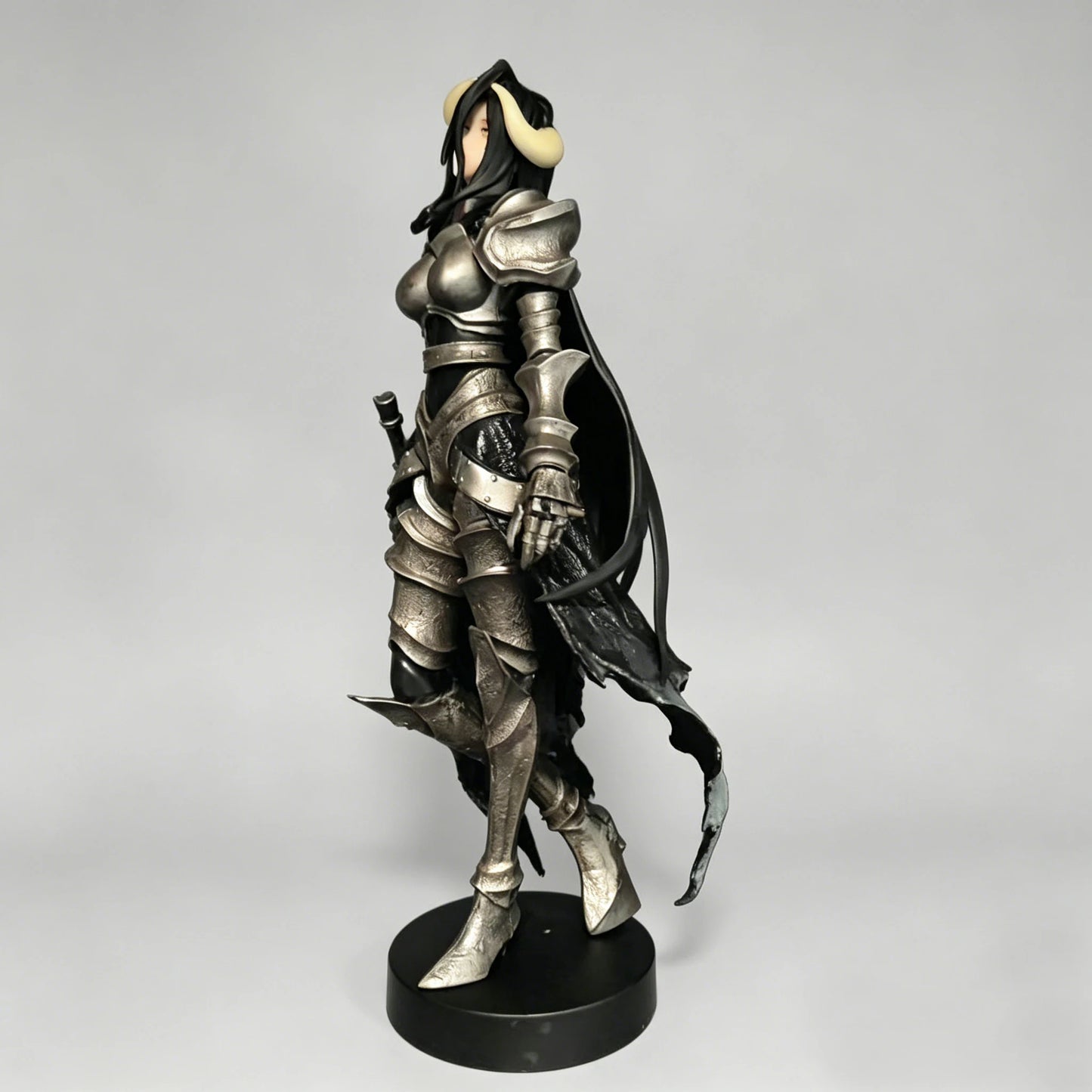 Overlord Armor Ver Figure 24cm Long Hair Demon Horns Battle Axe Statue Anime Model Heavy Metal Texture Armor Knight Figure