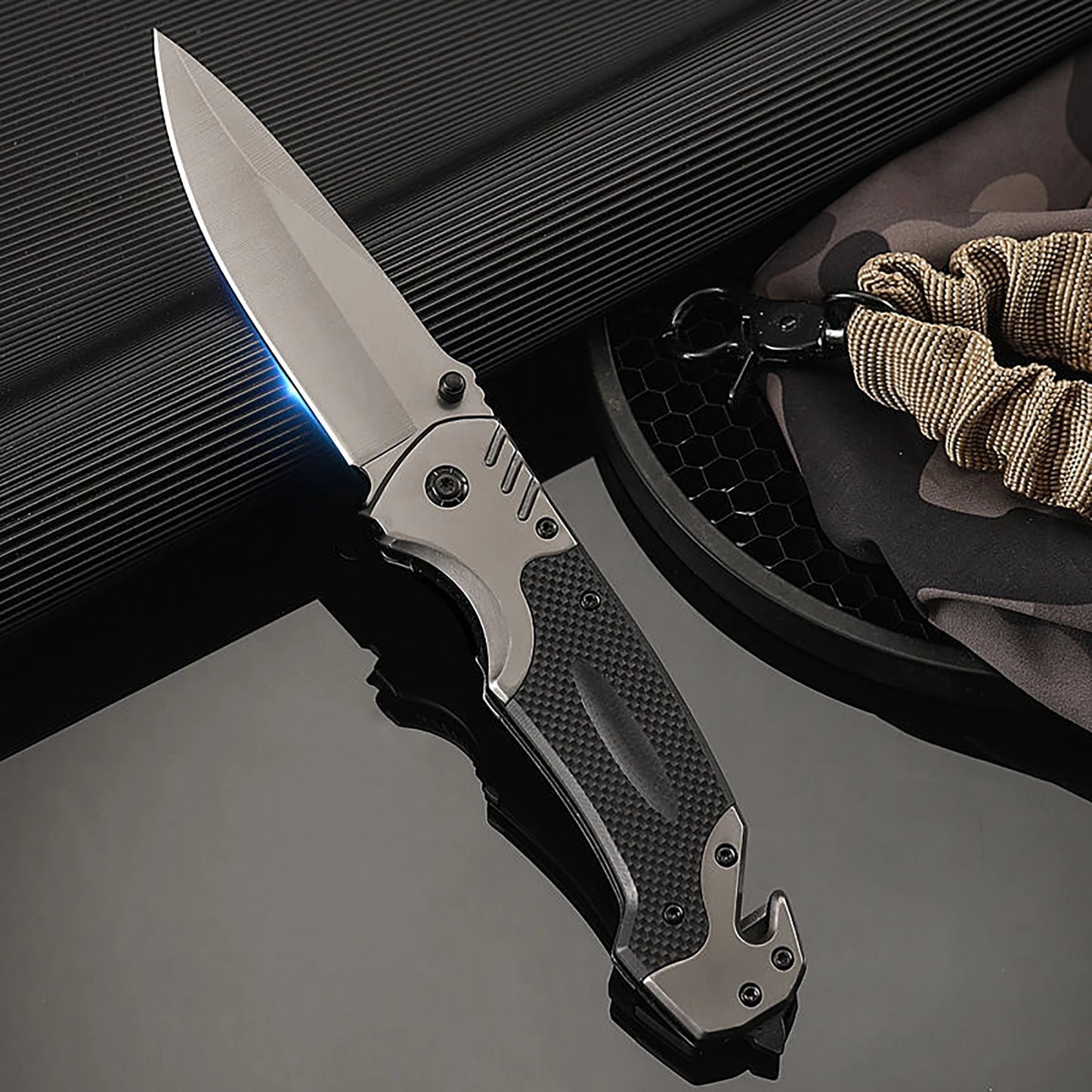 Portable Multifunctional Folding Survival Knife with Sharp Pocket Knife Suitable for Outdoor Camping and Wilderness Survival