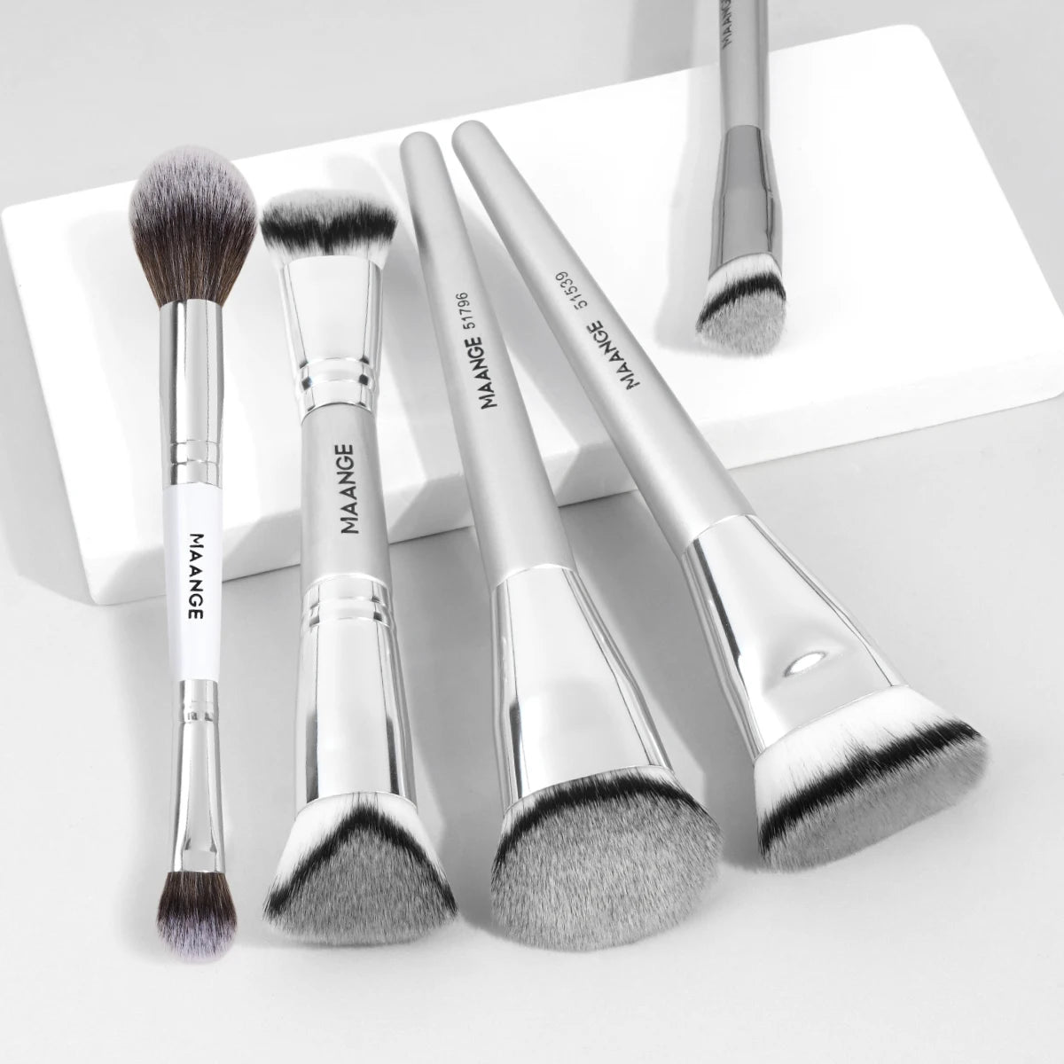 MAANGE NEW 5PCS Makeup Brushes Set Soft Dense Foundation Blush Powder Blending Female Cosmetics Kabuki Beauty Makeup Brush Tools
