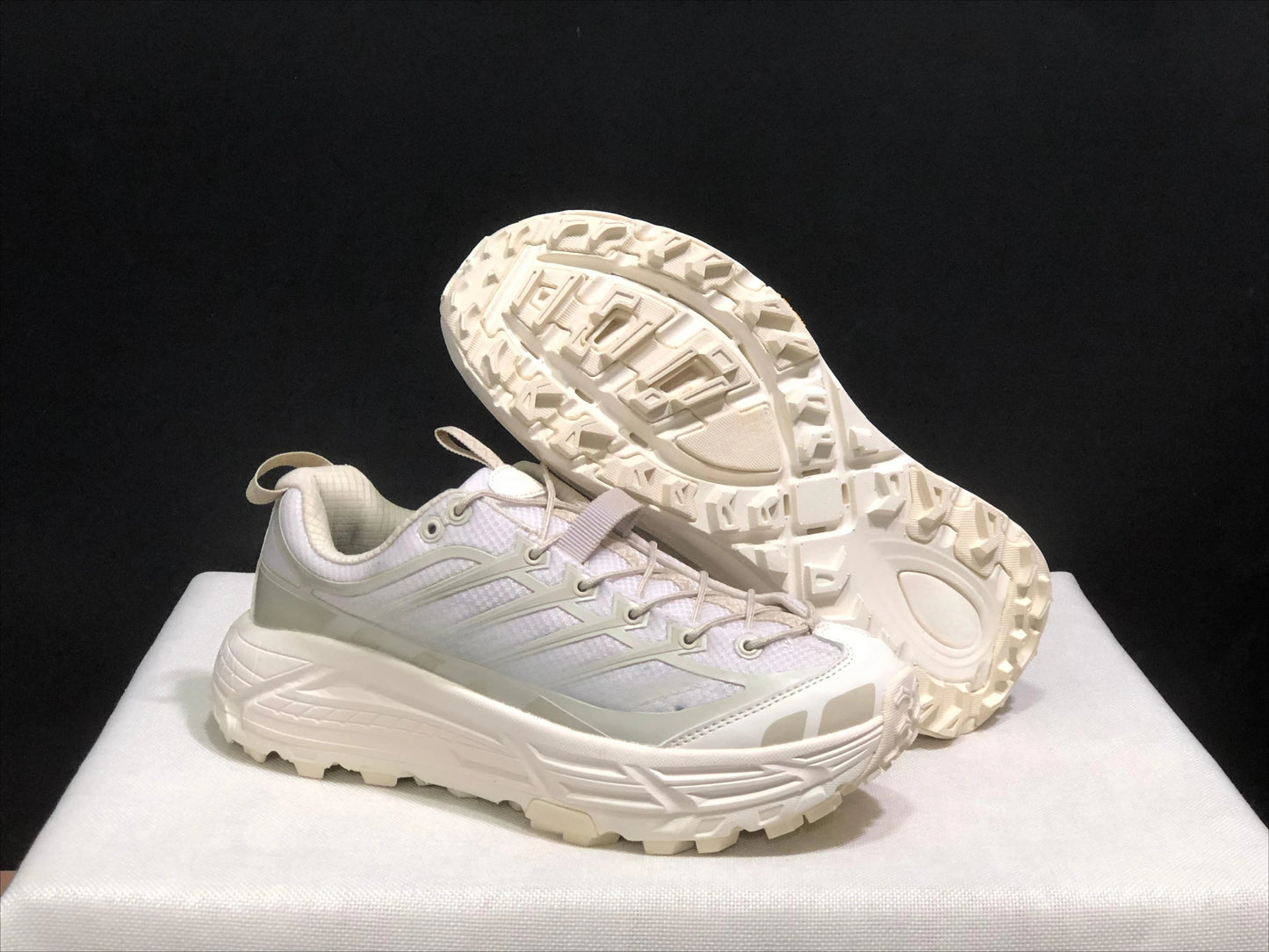 2026 Couple Casual Sneakers, Fashion All-match Non-slip Daily Walking Mafate-Three2 Shoes