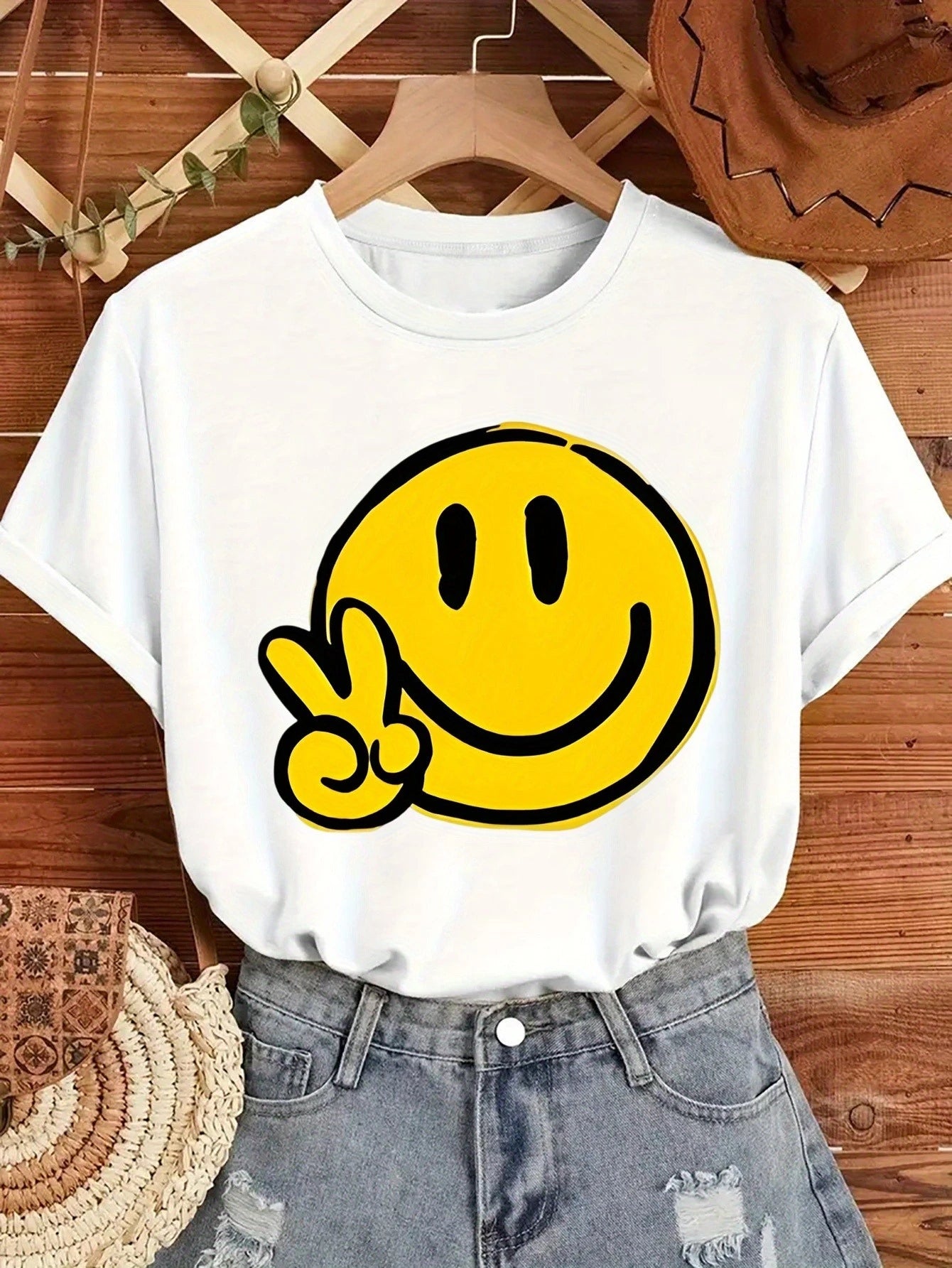 Women's Geometric Joyful Face Smile Print T-Shirt Casual Short Sleeve Crew Neck Top Comfort Summer Woman Clothing