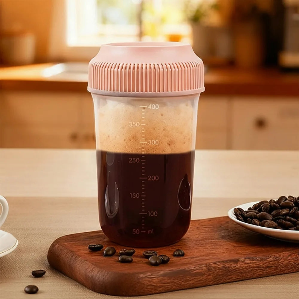 Microwave Safe Plastic Shaker Bottle with Scale 560ML Tumbler Leakproof Coffee Mixing Bottle Smoothies