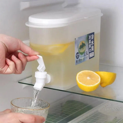 Convenient Plastic Cold Water Jug 3.5L Cold Water Container Fruit Teapot With Tap Drink Dispenser Refrigerator